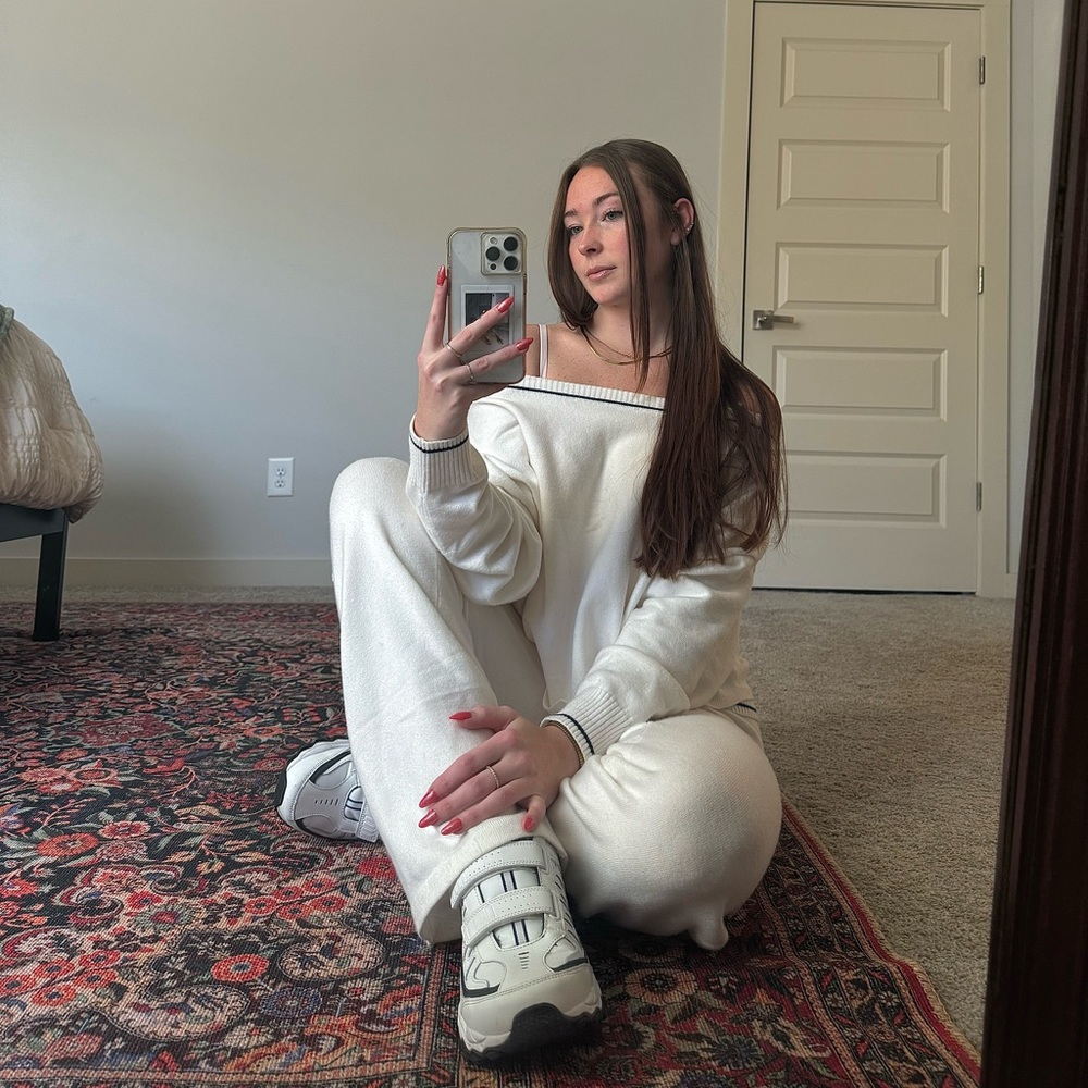 Gilly Hicks Cream Knitwear SET